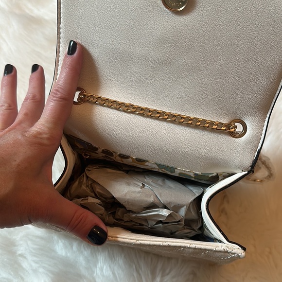 NWT Ruby Collection Cream Quilted Crossbody Handbag! - Picture 6 of 11